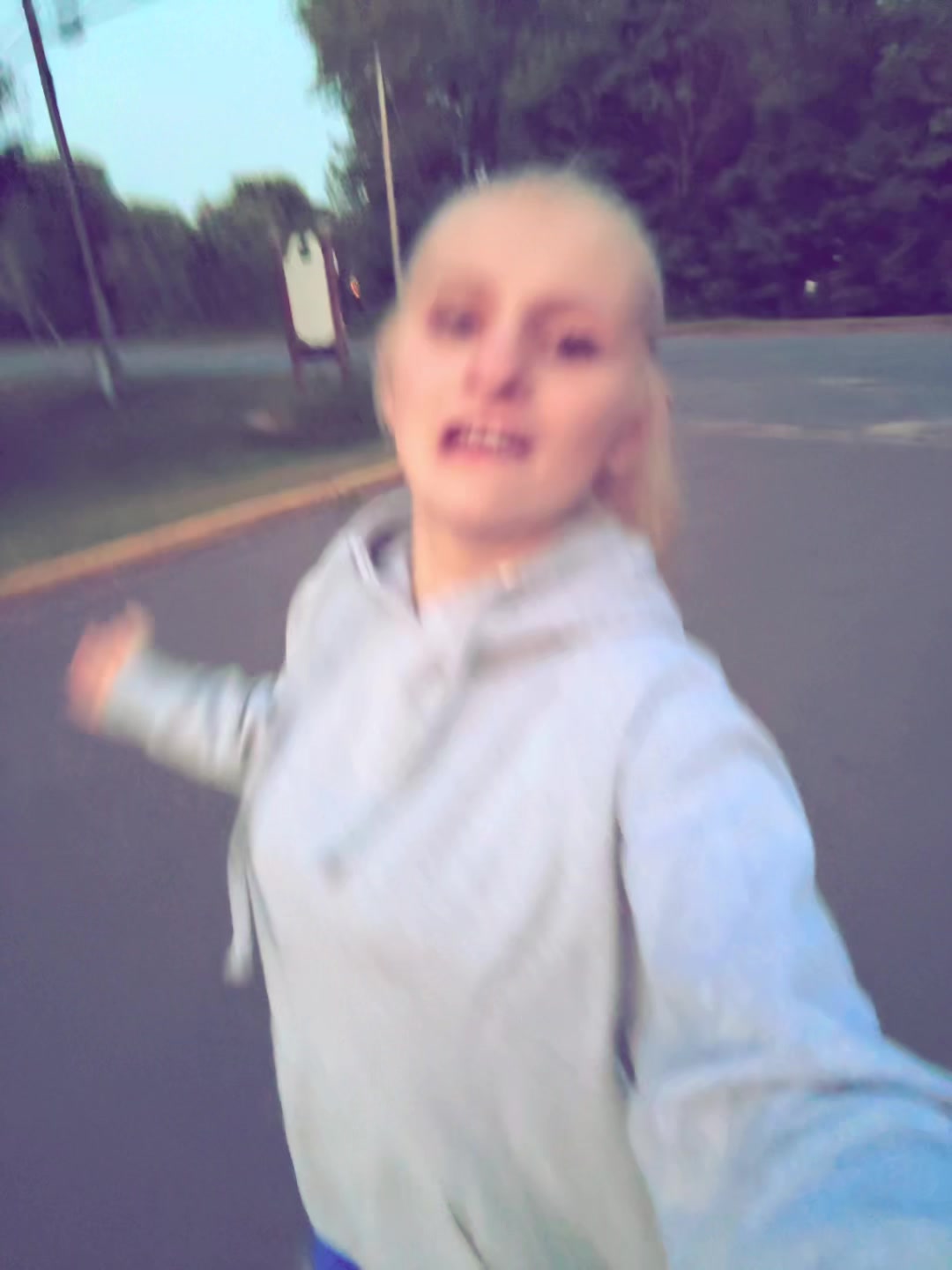 @hollyzzz_spam