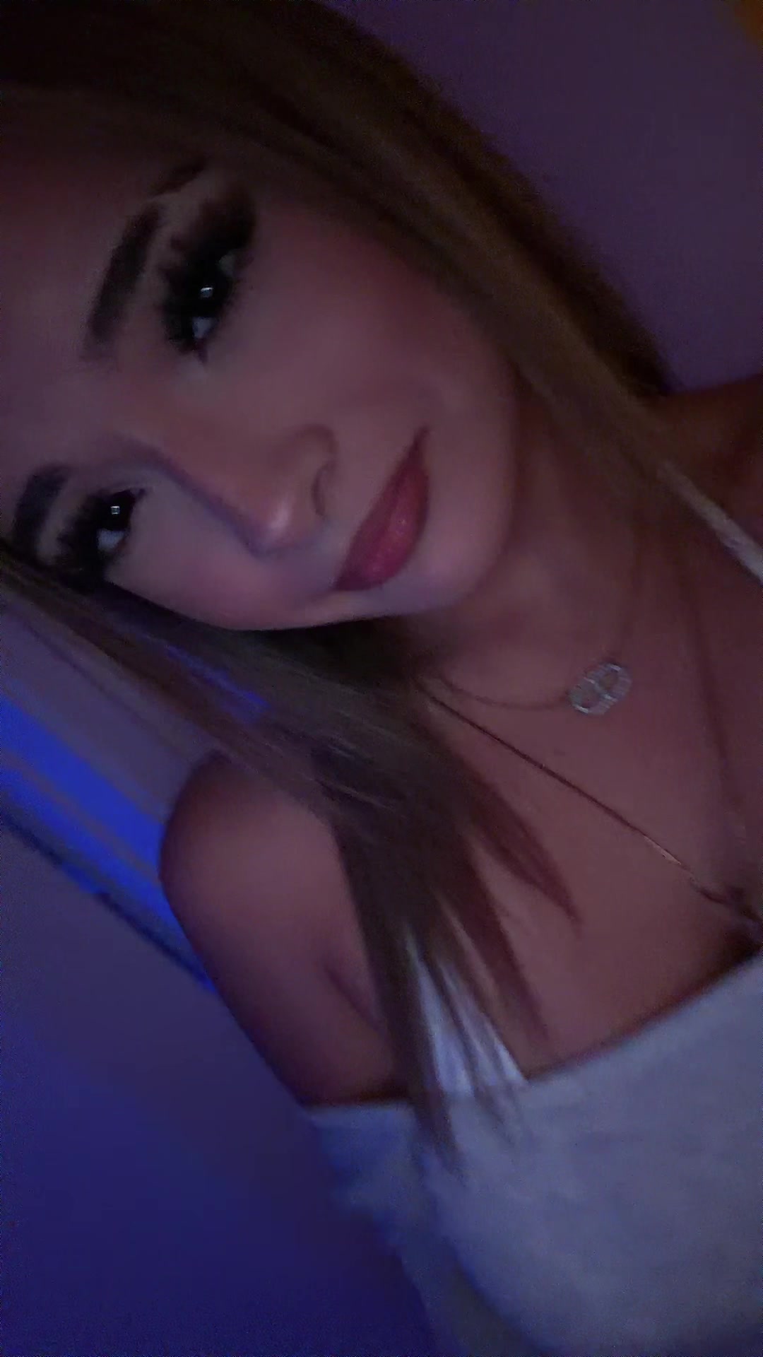 @evii 🥂🤍🧸