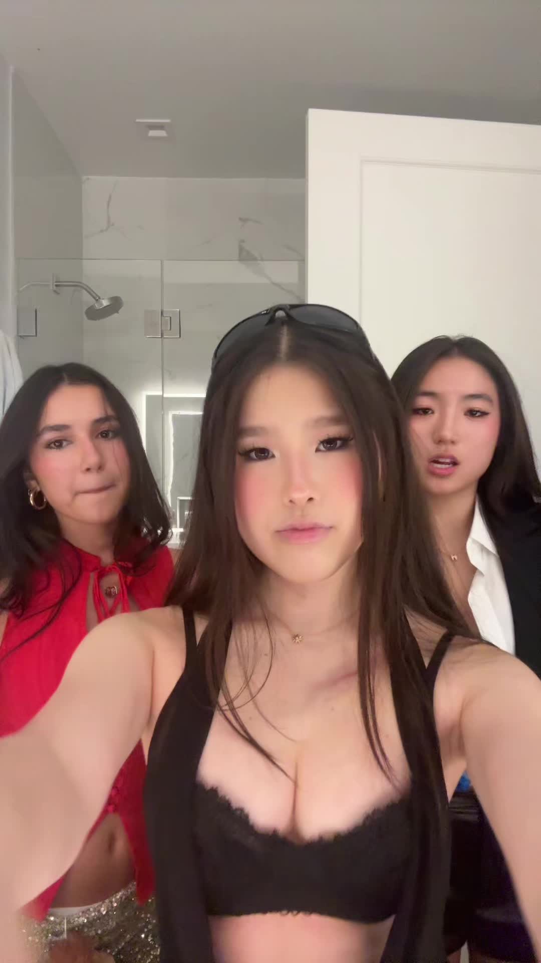 @isabella