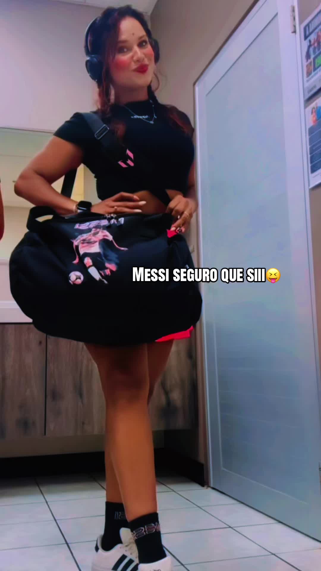 @caradelis7