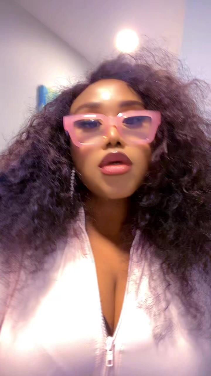 @Vanessa 🇨🇦