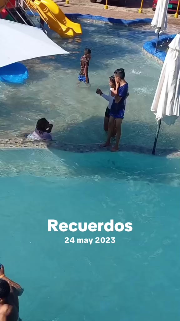 @L u c í A