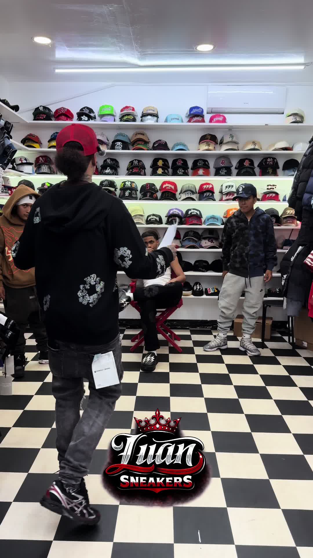 @LUAN SNEAKERS