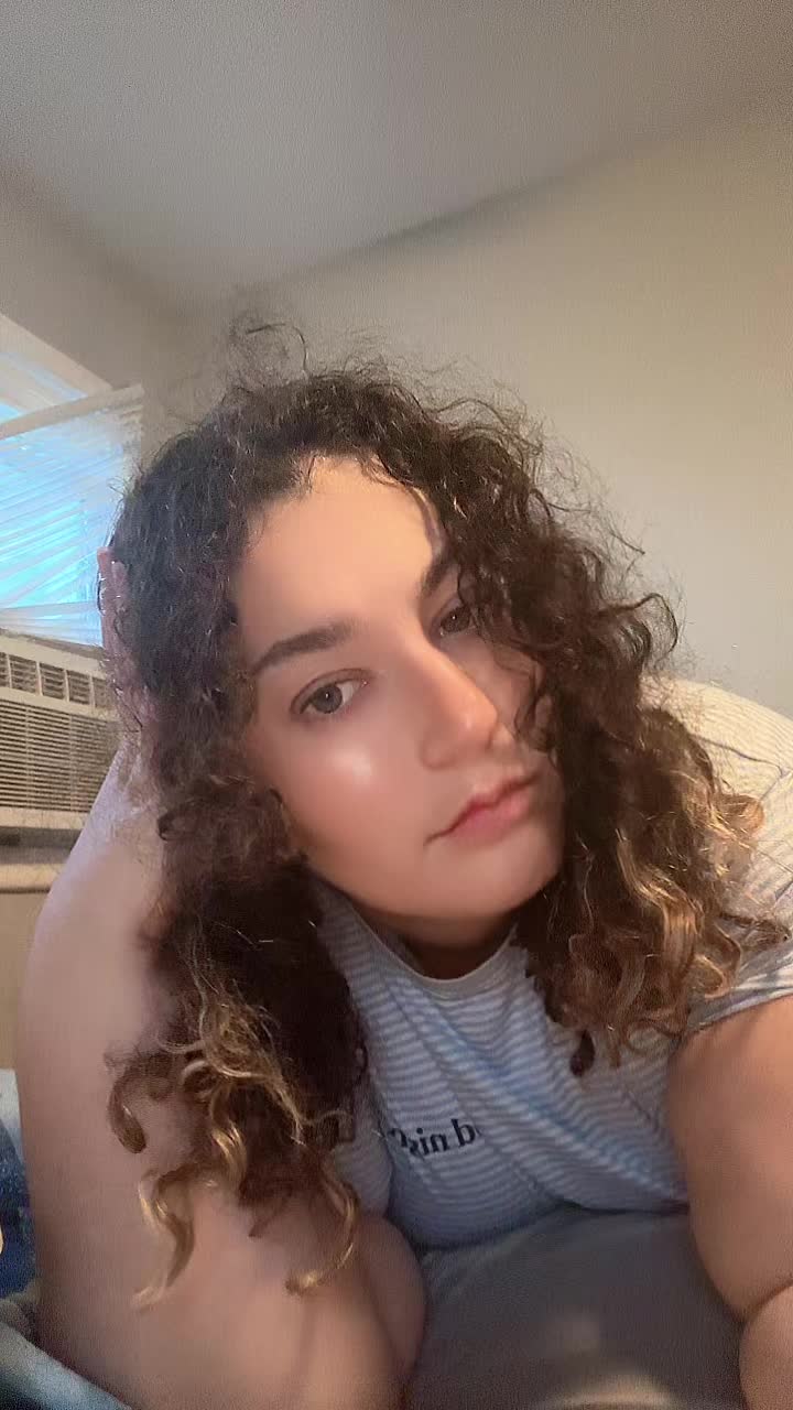 @💜🩷🩵 IceQueen92 🧊 👑 😴🐐