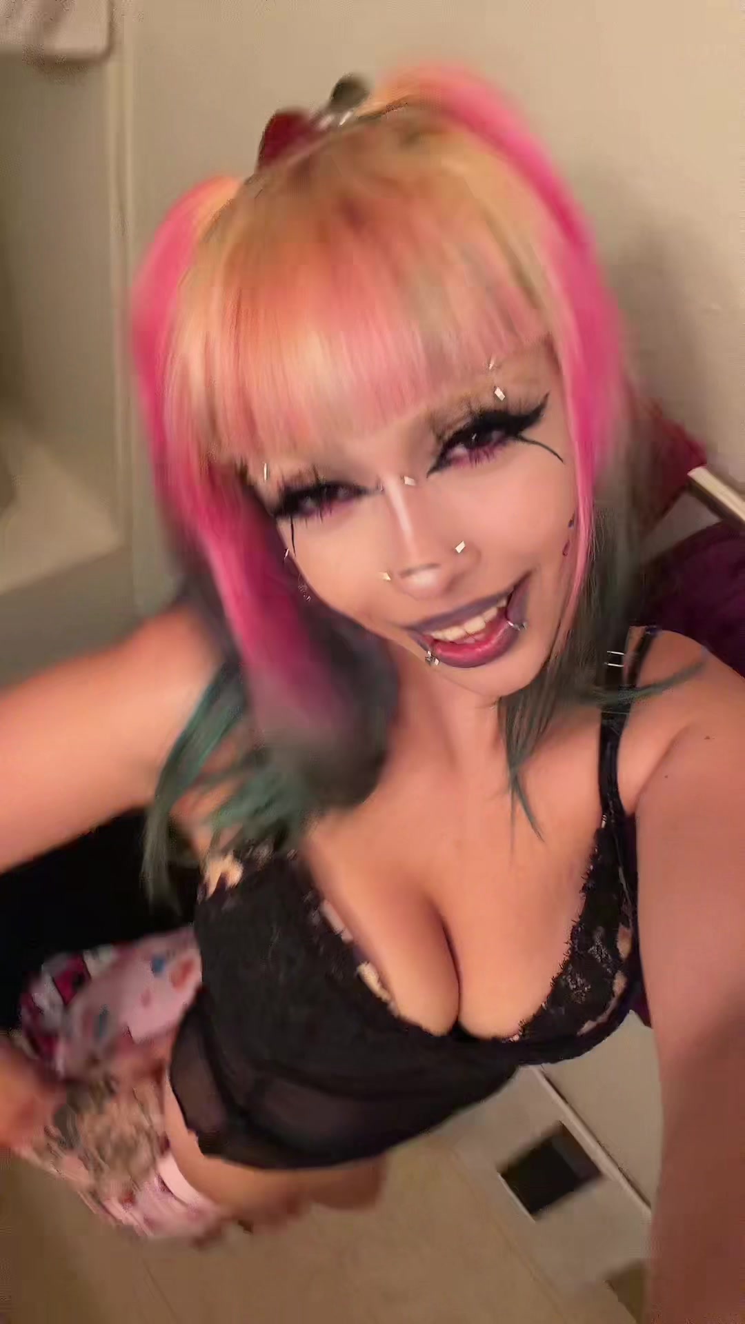 @Jessalyn