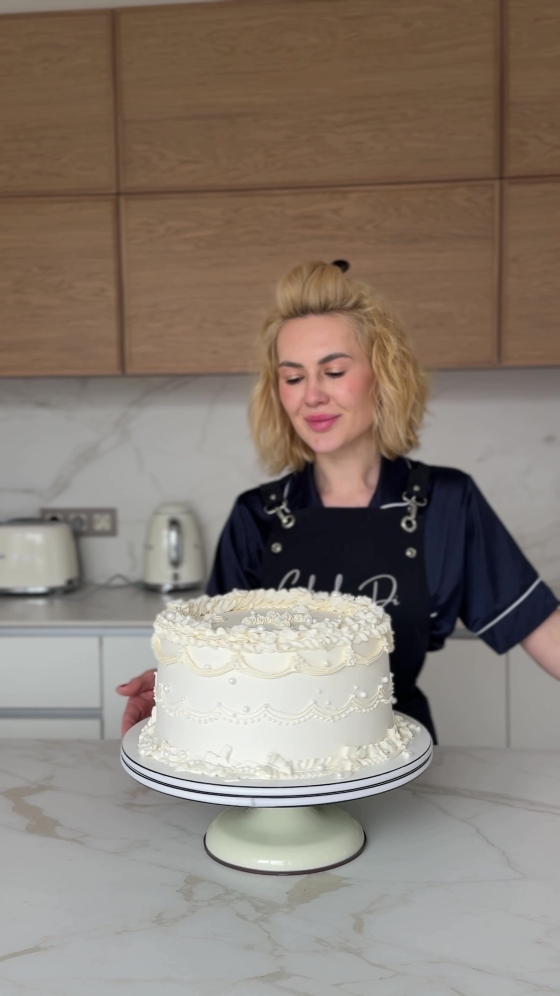 @Cakes by Di