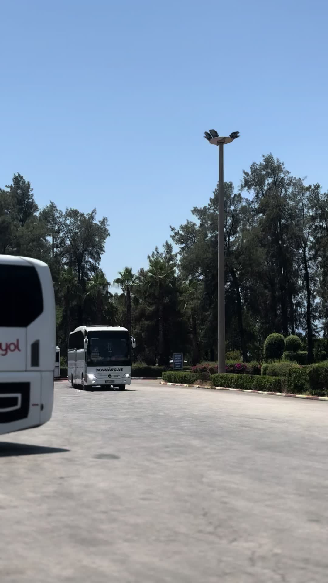 @Ayhan Özden