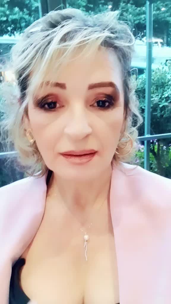 @GIULLIA FATA DE LA IA IASI