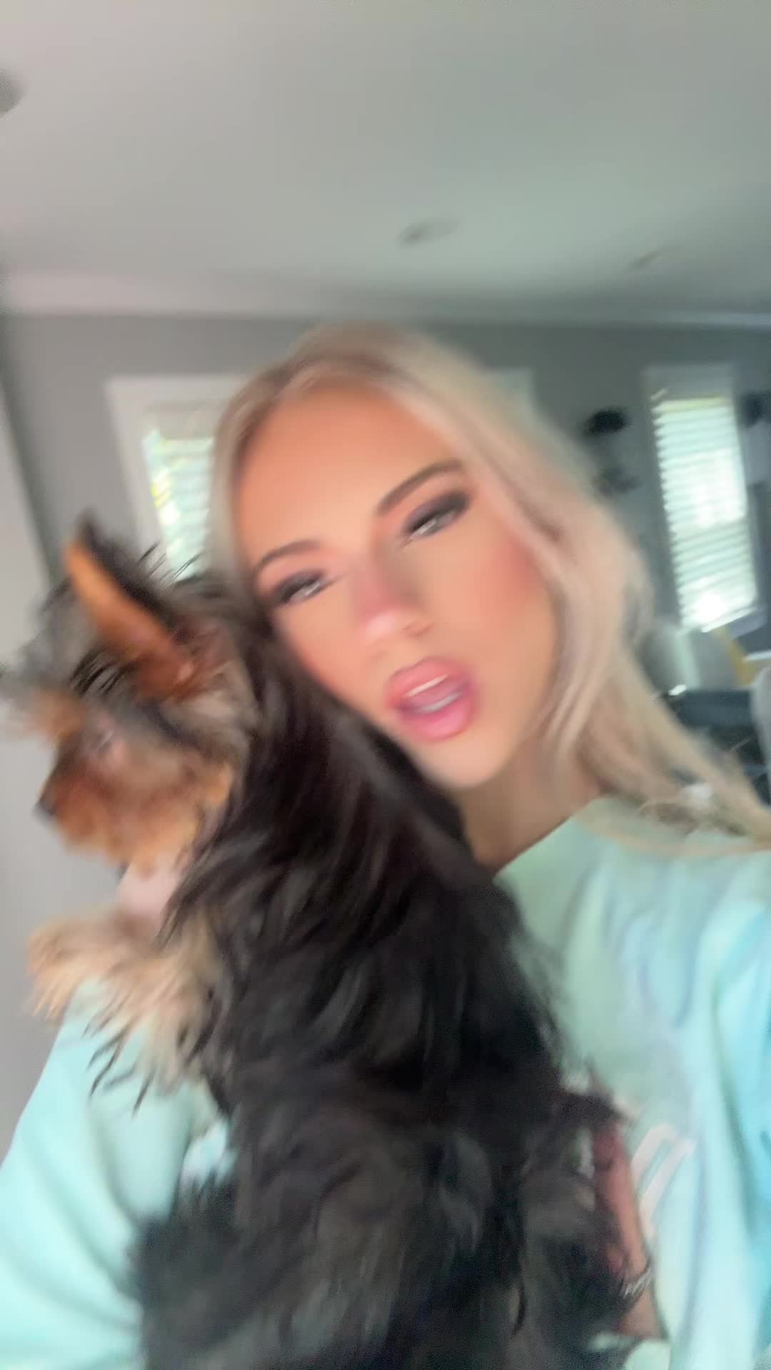 @bella