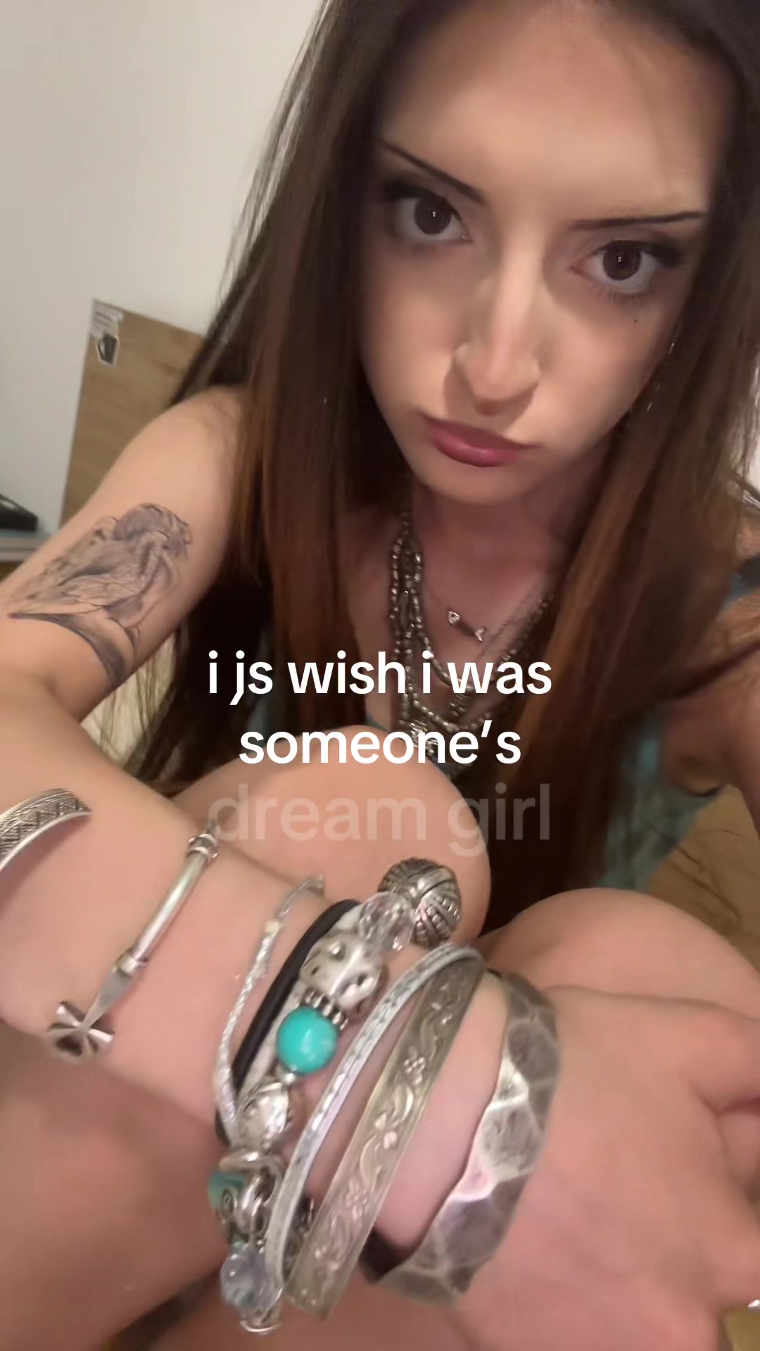 @🧫🛼🏩