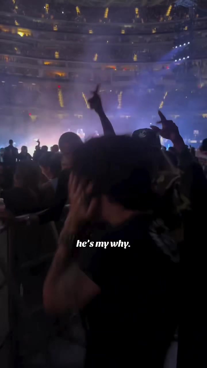 @𝘤𝘩𝘢𝘴𝘦 𝘧𝘰𝘭𝘭𝘰𝘸𝘴<3