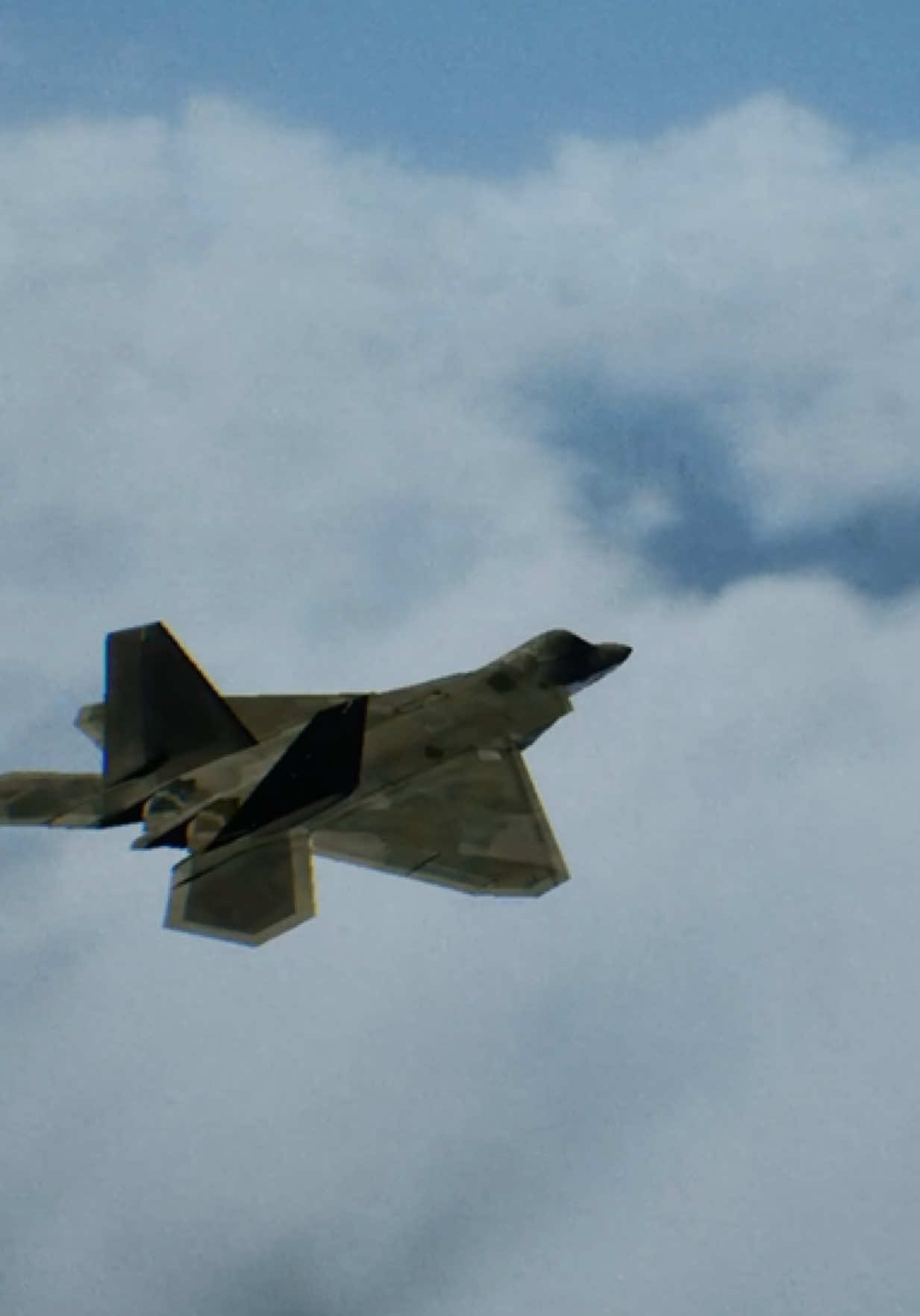 @lastdronewar
