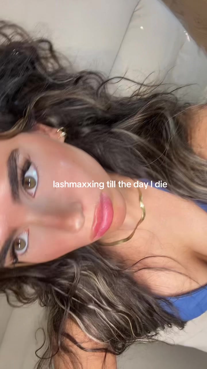 @LASHESBYREB_