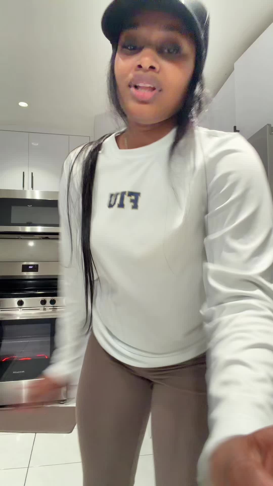 @adrilayy_