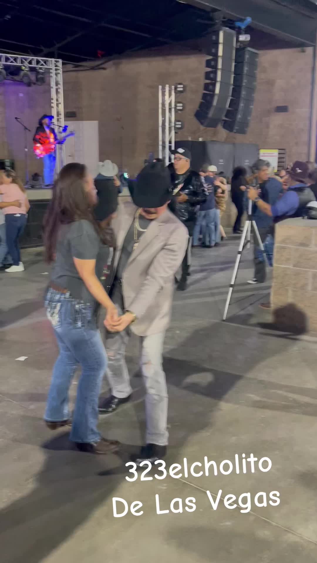 @323elcholito