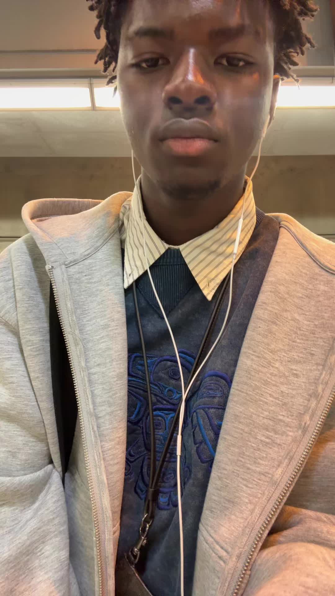 @Warizz