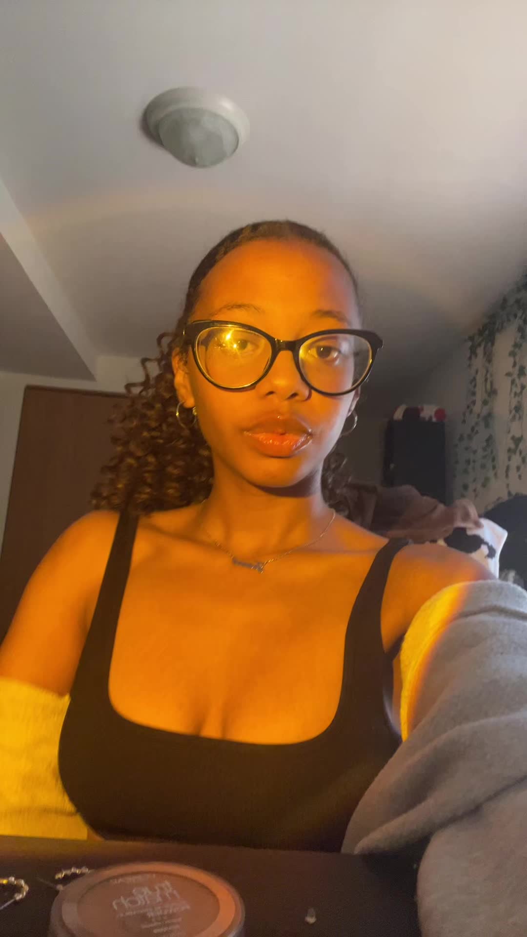 @T