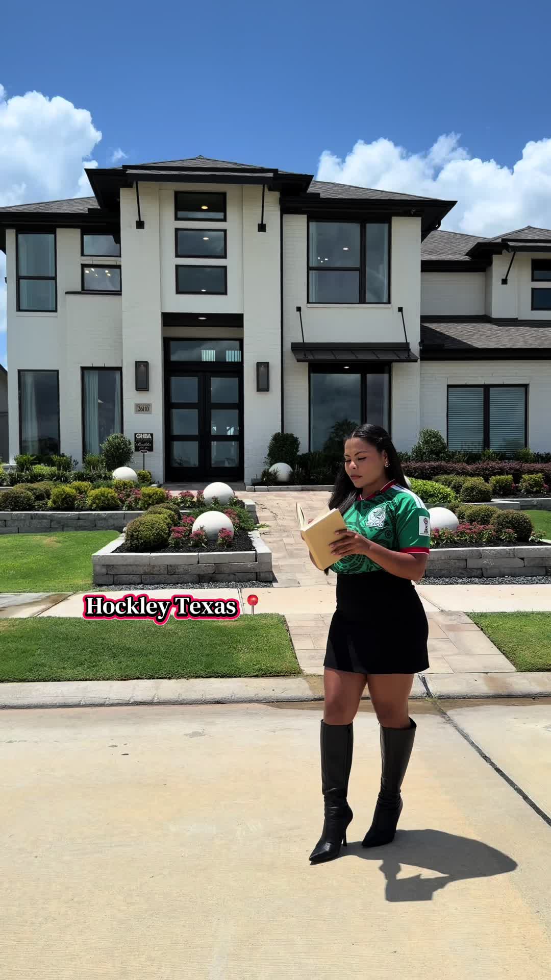@Candi D&iacute;az REALTOR&reg;