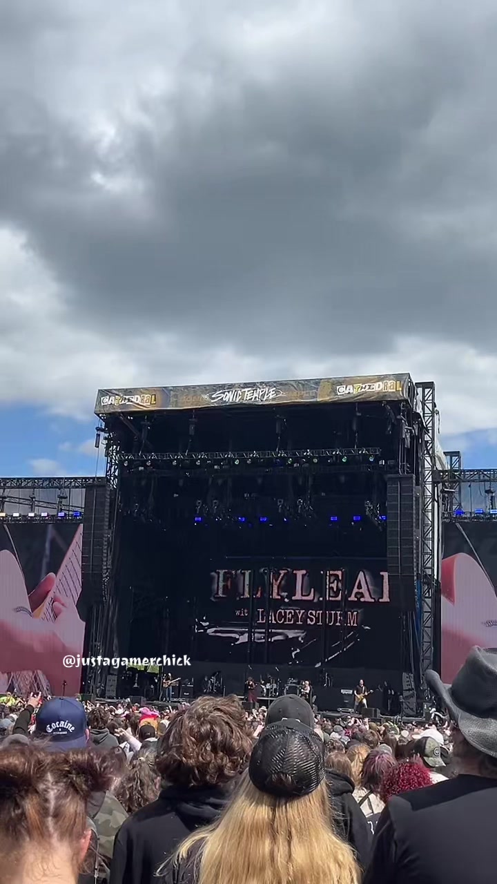 @Em 🖤
