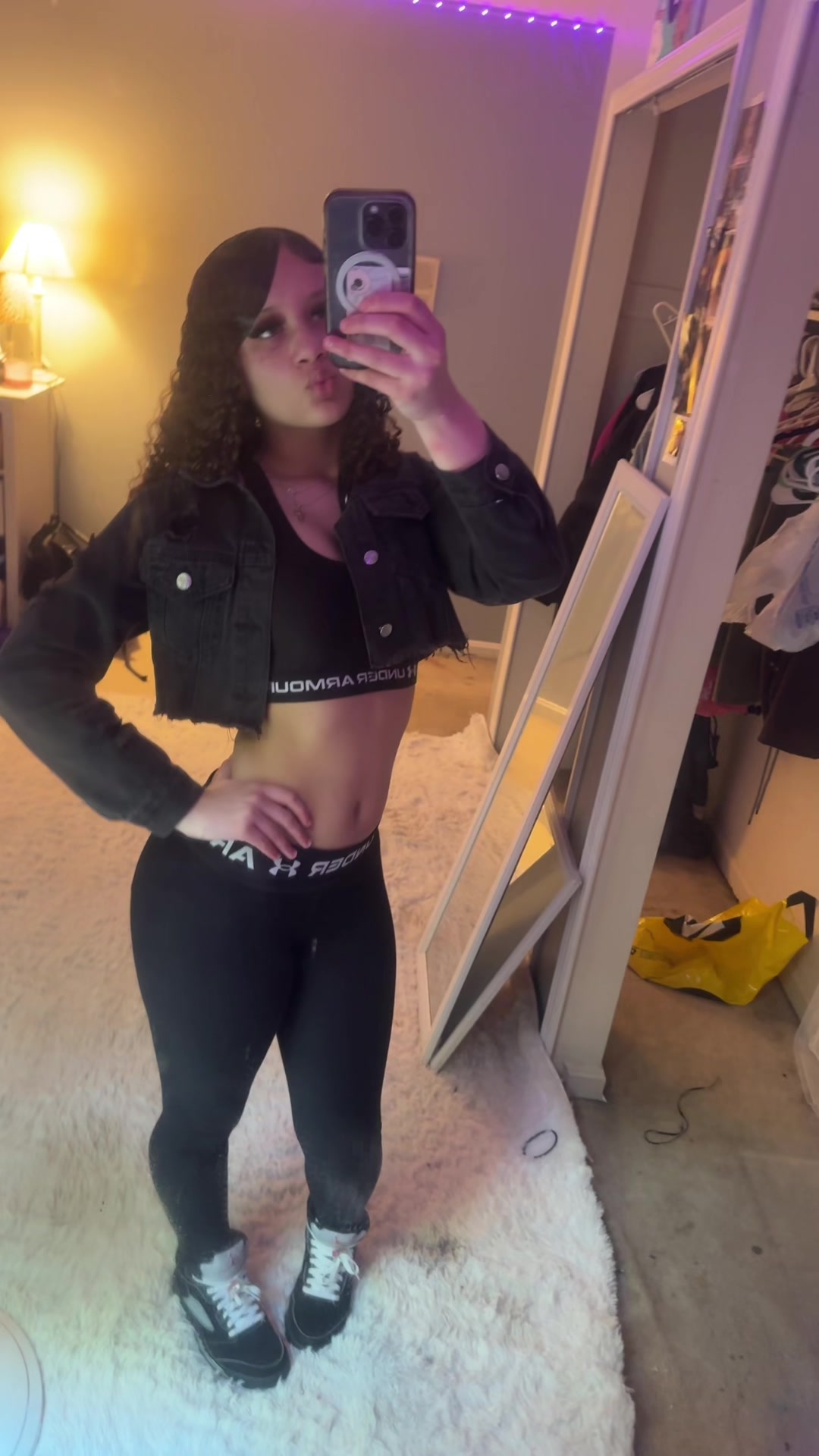@￶