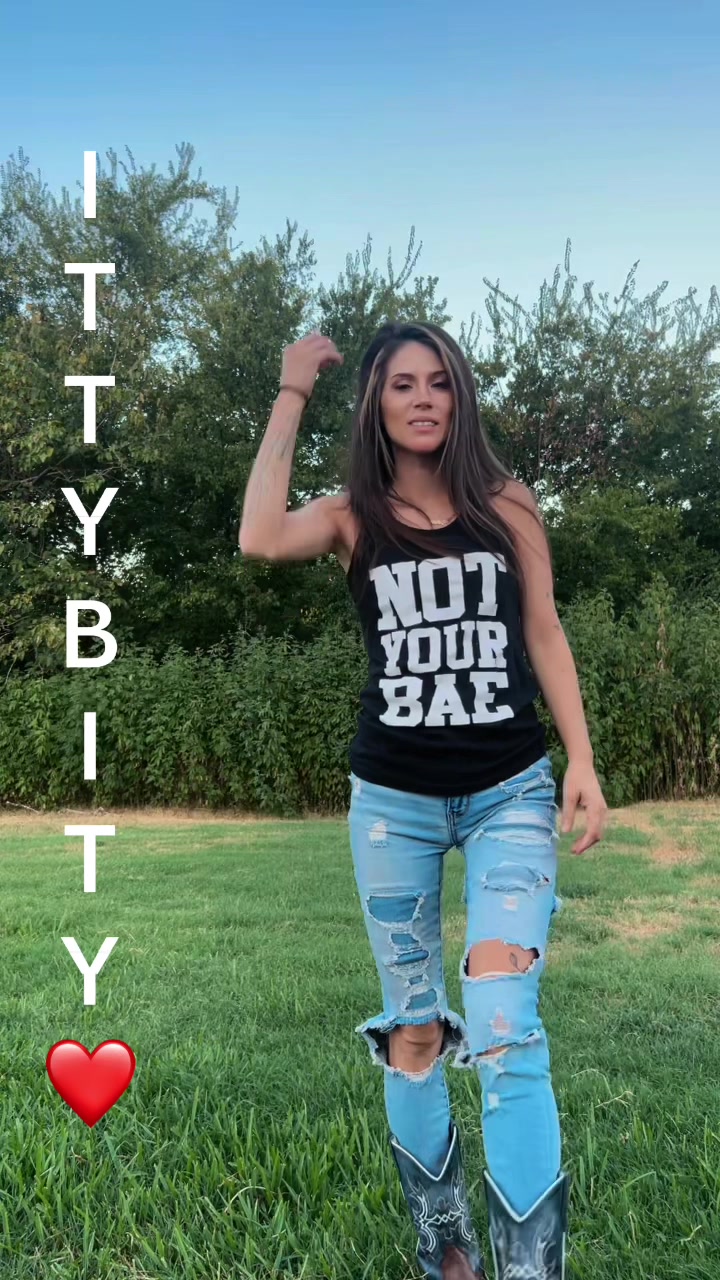 @IttyBittyTricia