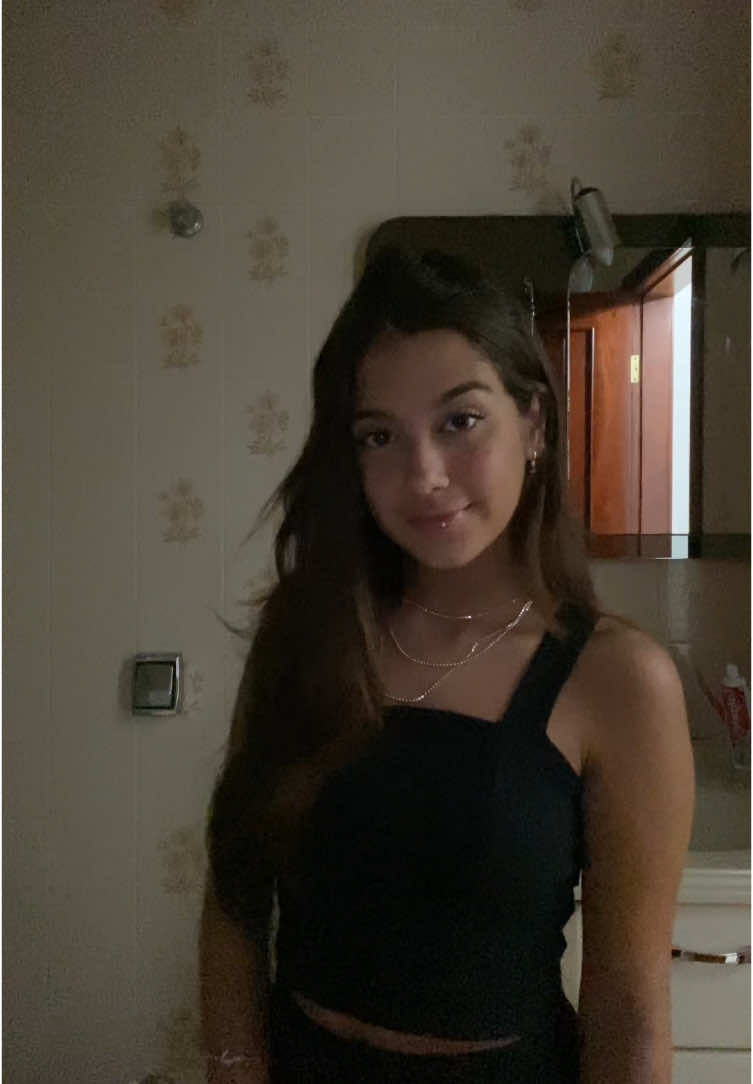 @liviaareiss_