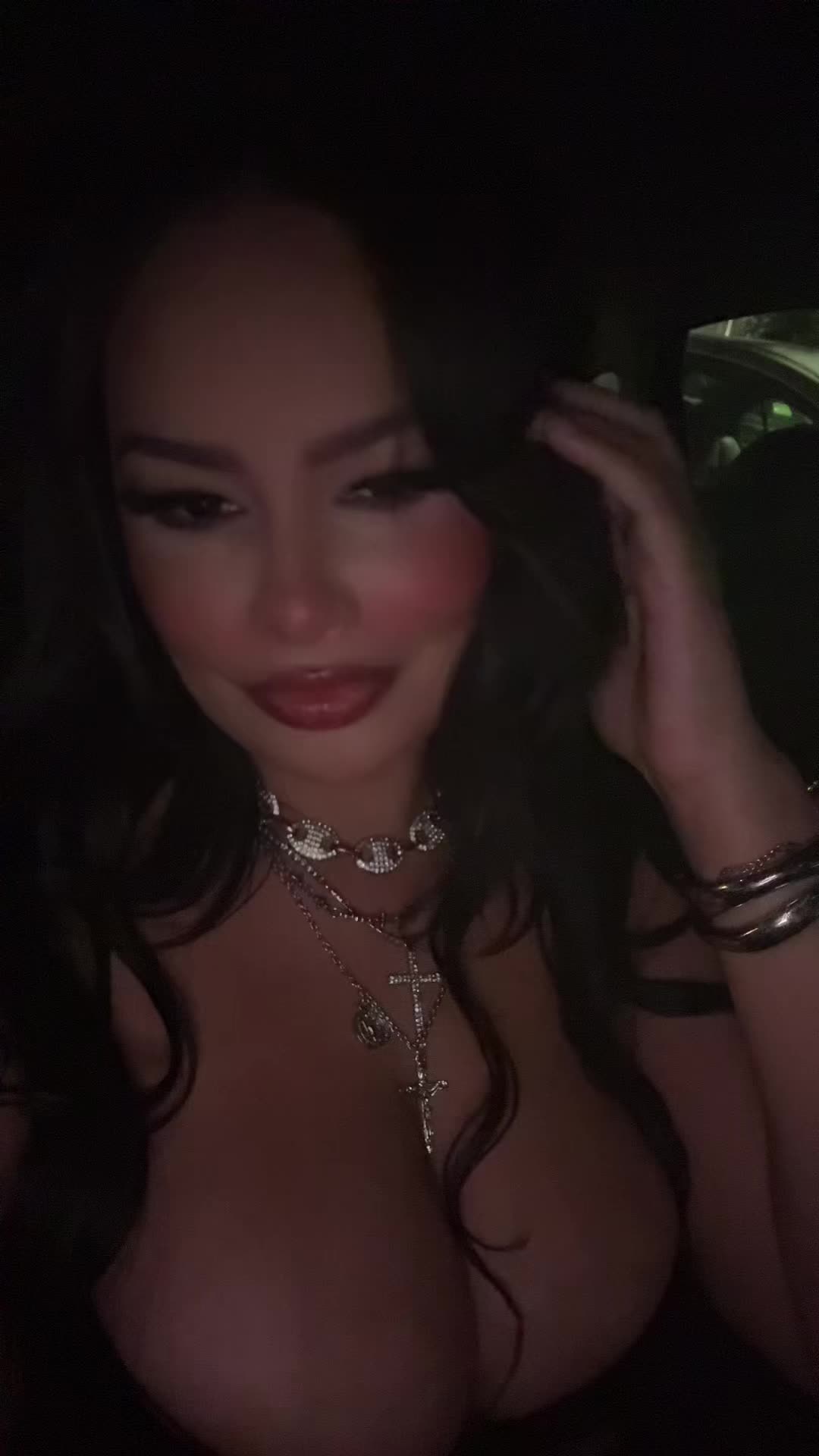 @Mia_posh