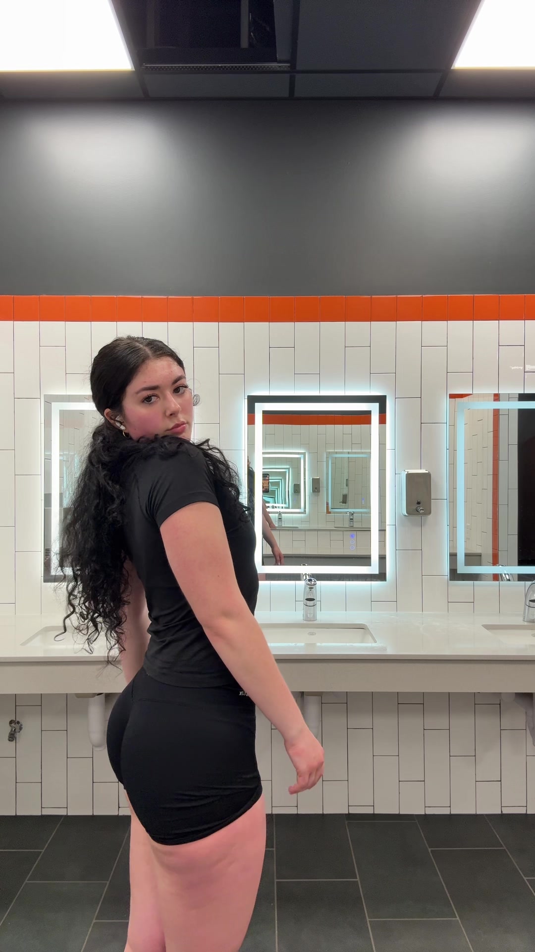 @Kat🥀