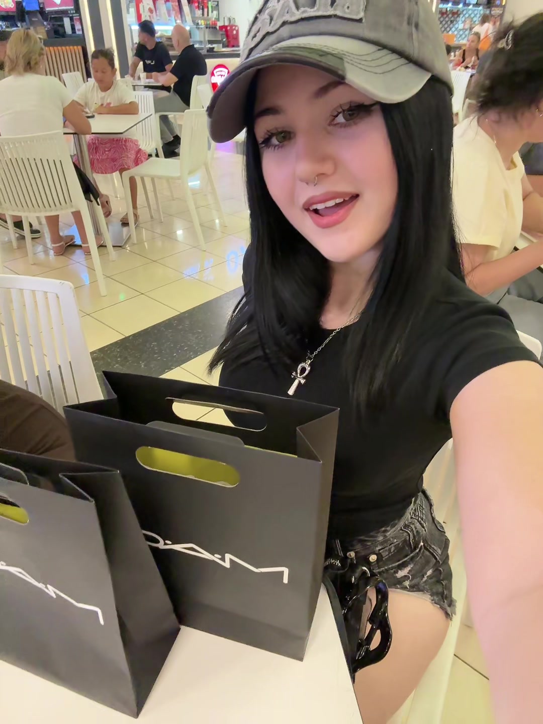 @alminadirenn