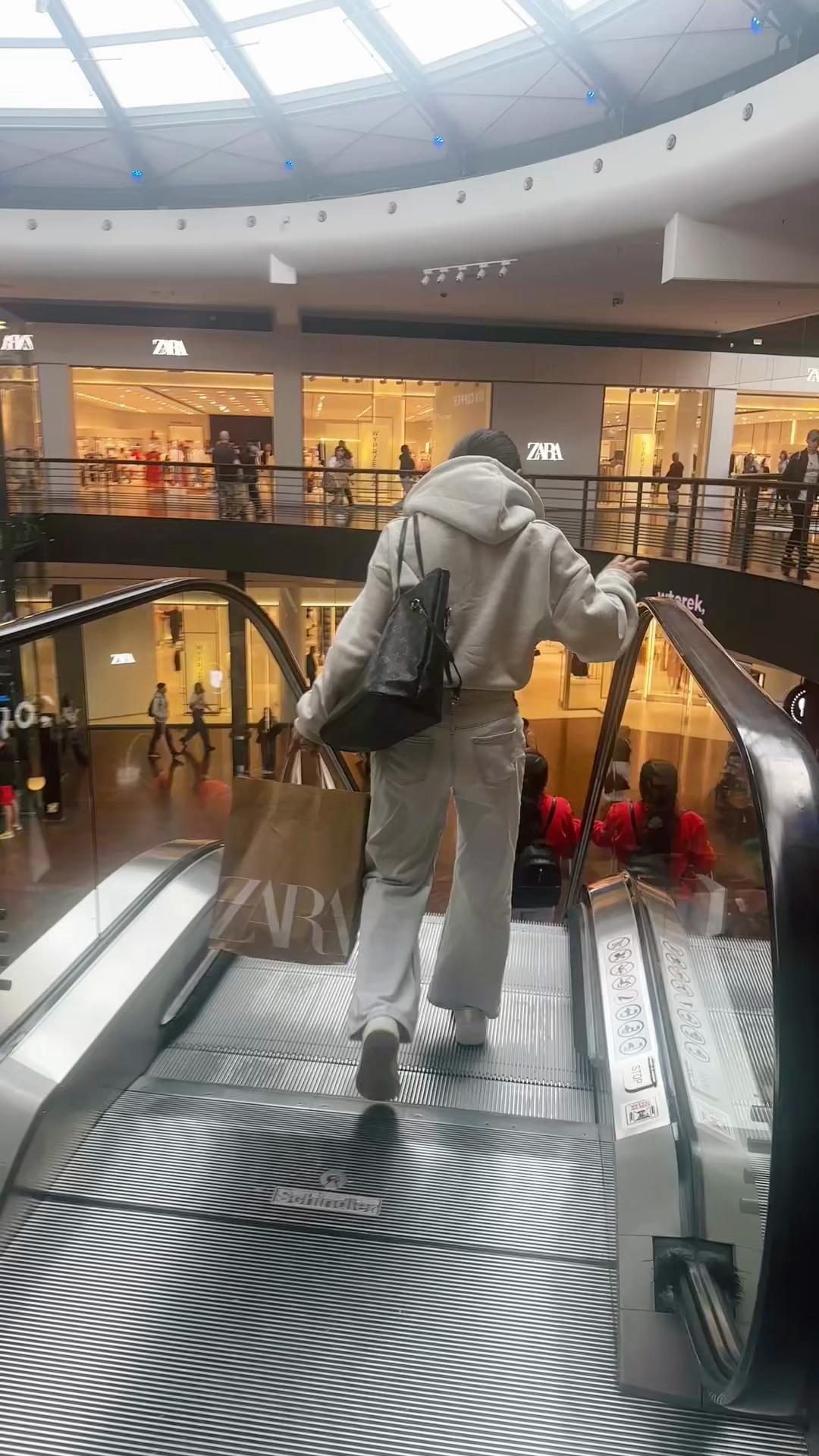 @माया🦋