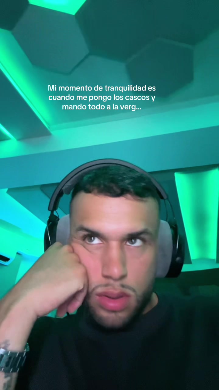 @S N O O Y Z