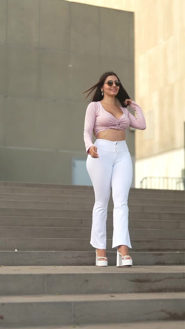 @BLONDIE JEANS