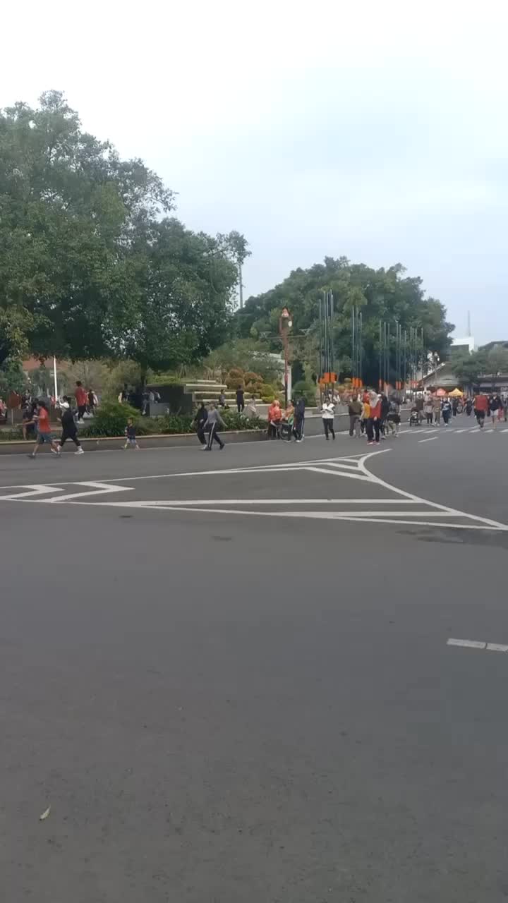 @Pati hits