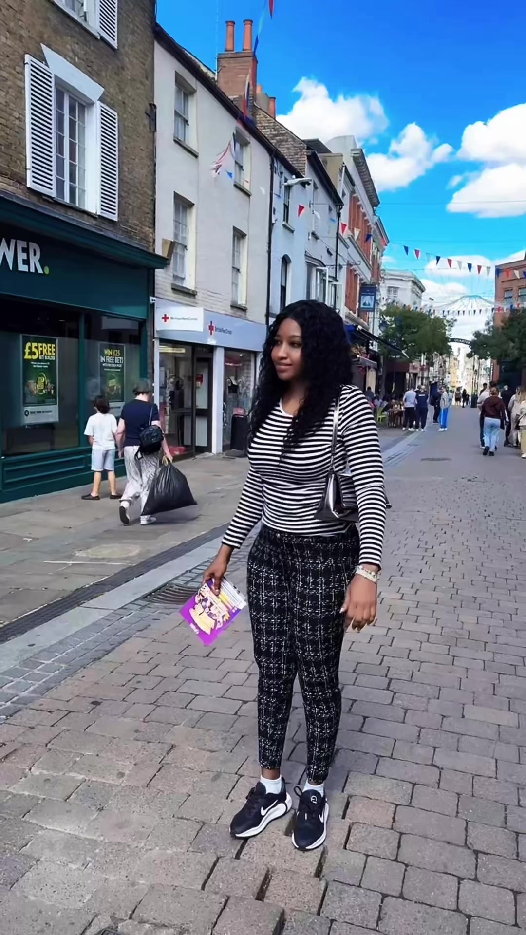 @Cʜᴇɪᴋʜ❤️Aᴍɪɴᴀᴇɴɢʟᴀɴᴅ🇸🇳🇬🇧