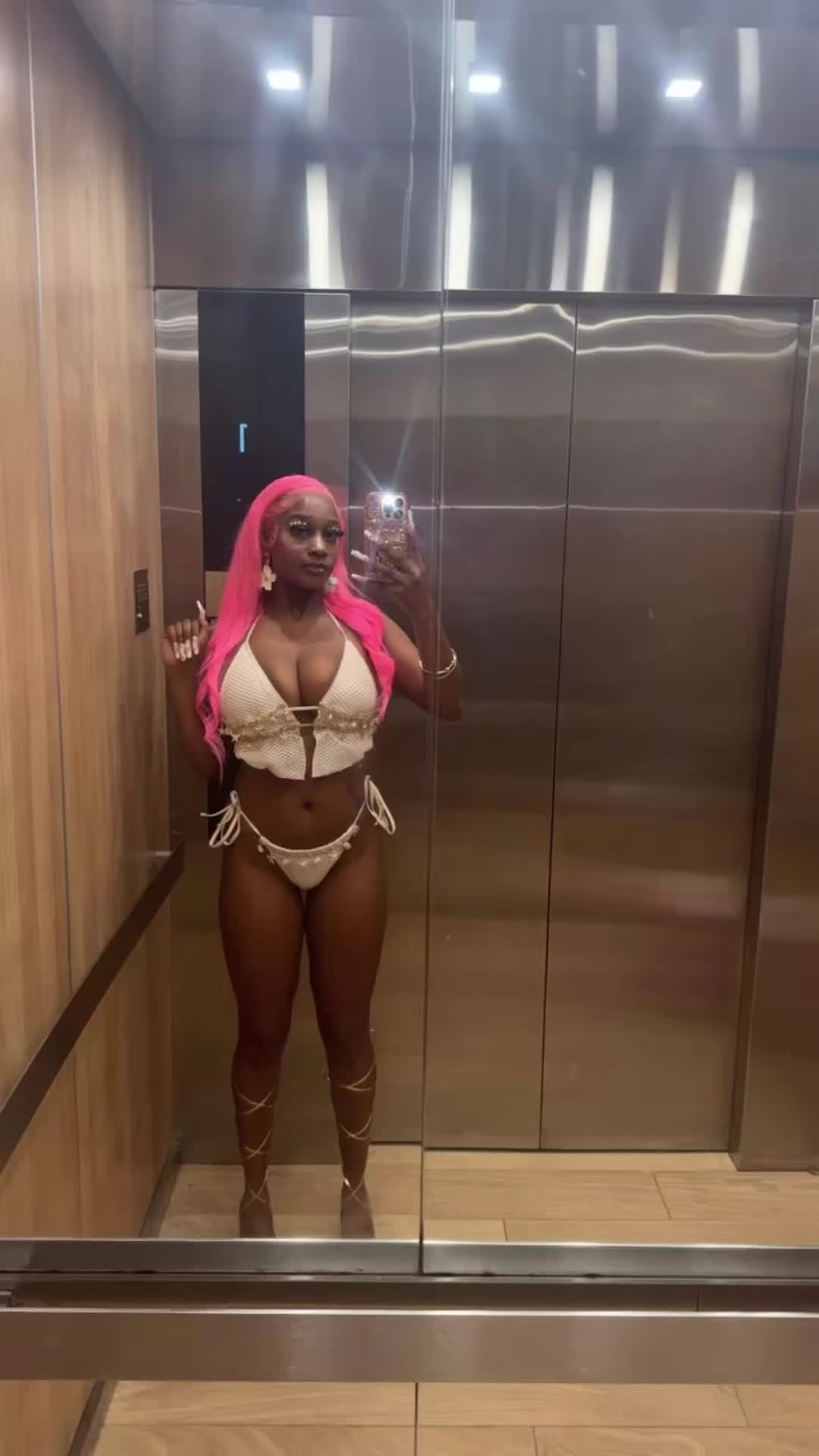 @Juliee