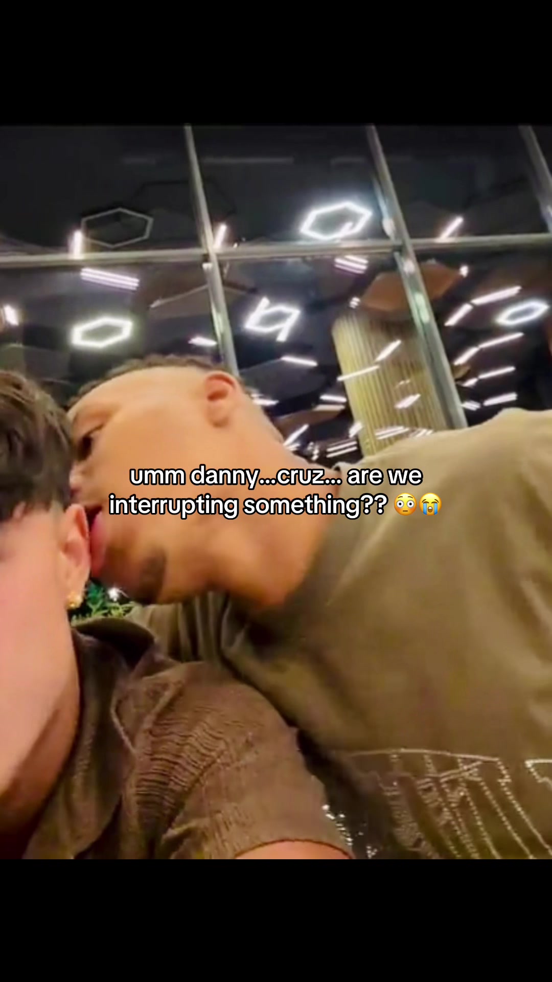 @ohangelohangel