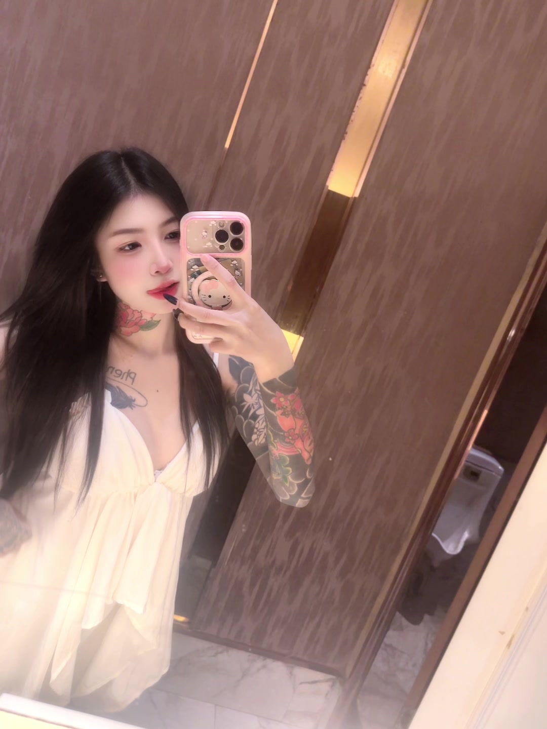 @小英[?] 14.7K🇱🇦🇹🇼 🤍