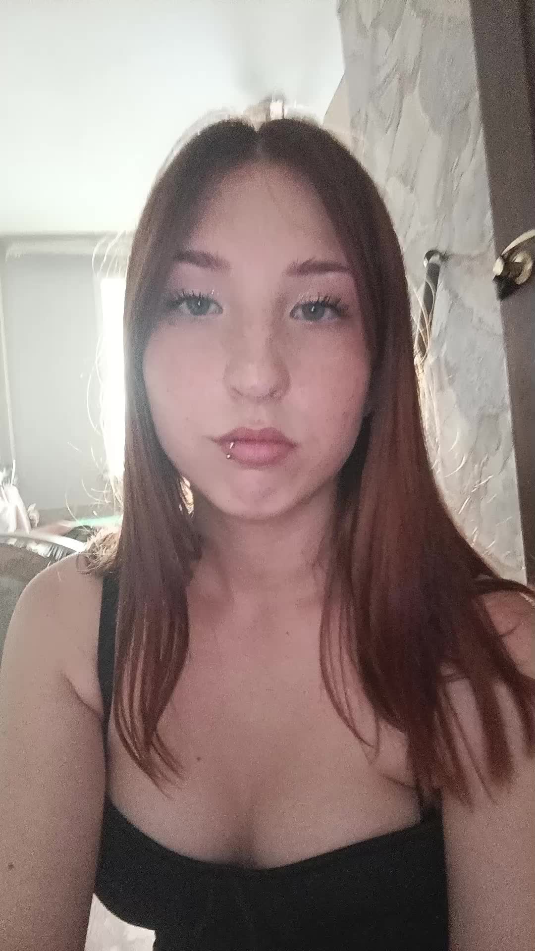 @^._.^