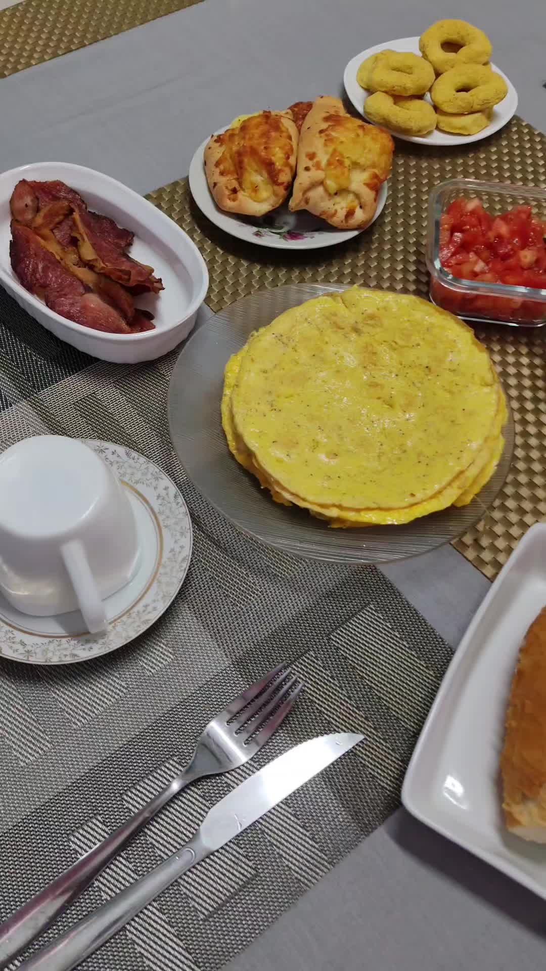 @CrisBurgos
