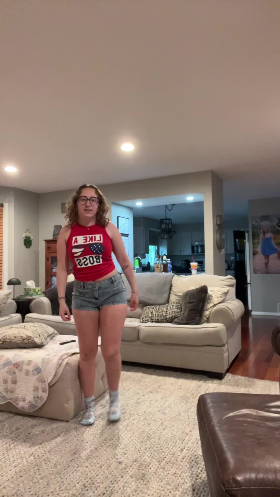 @shepwearsglasses