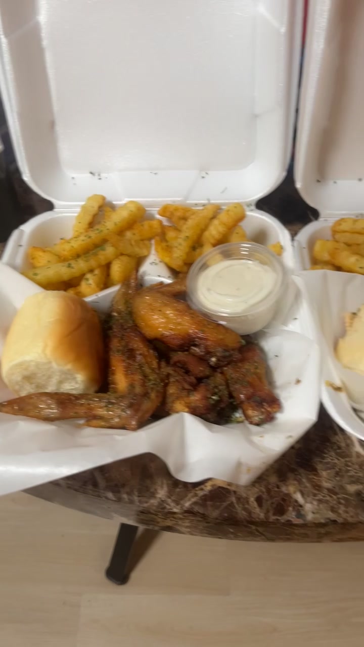 @KD Exotic Wingz N&rsquo; Tingz