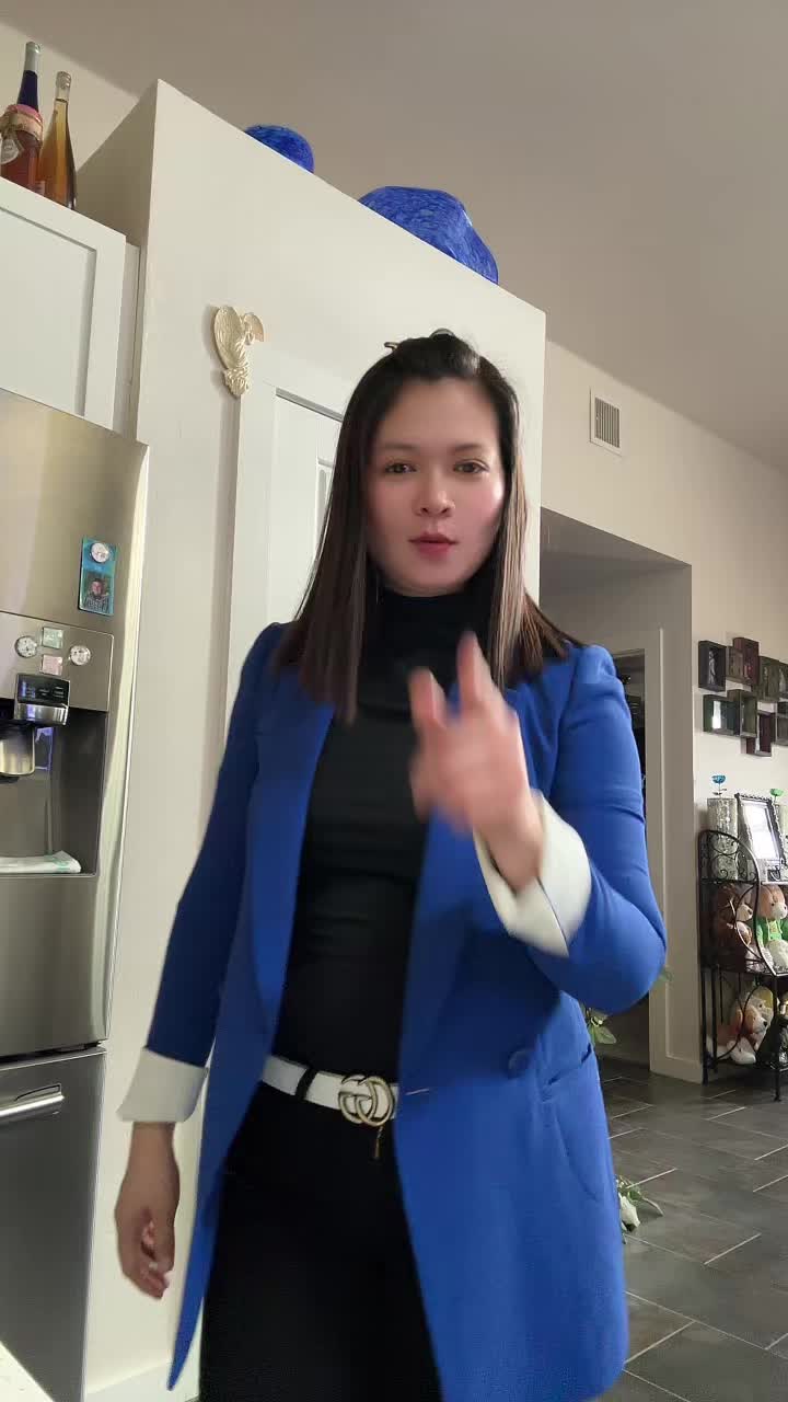 @nicolevaug
