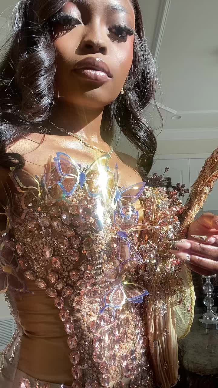 @👸🏽