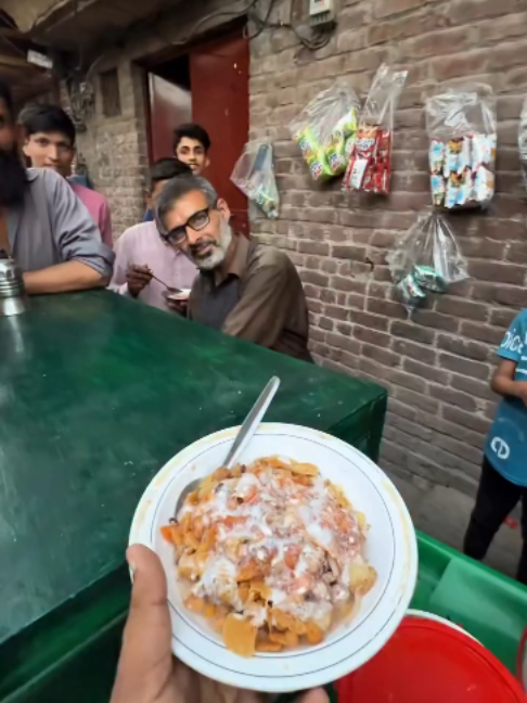 @wefoodiepk
