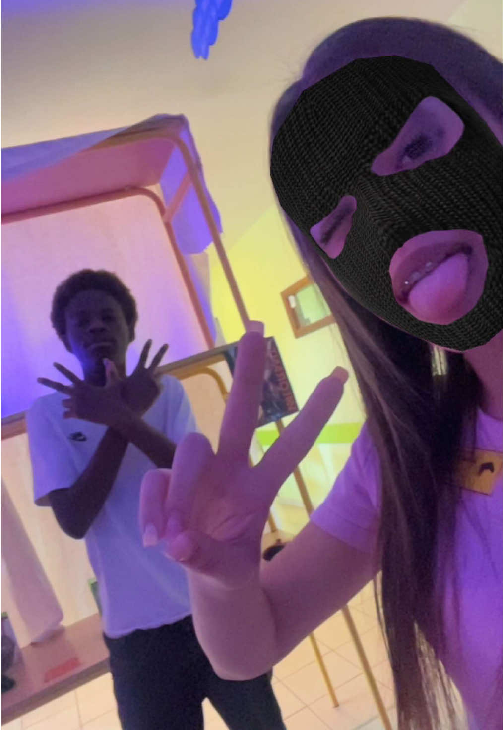 @تايس