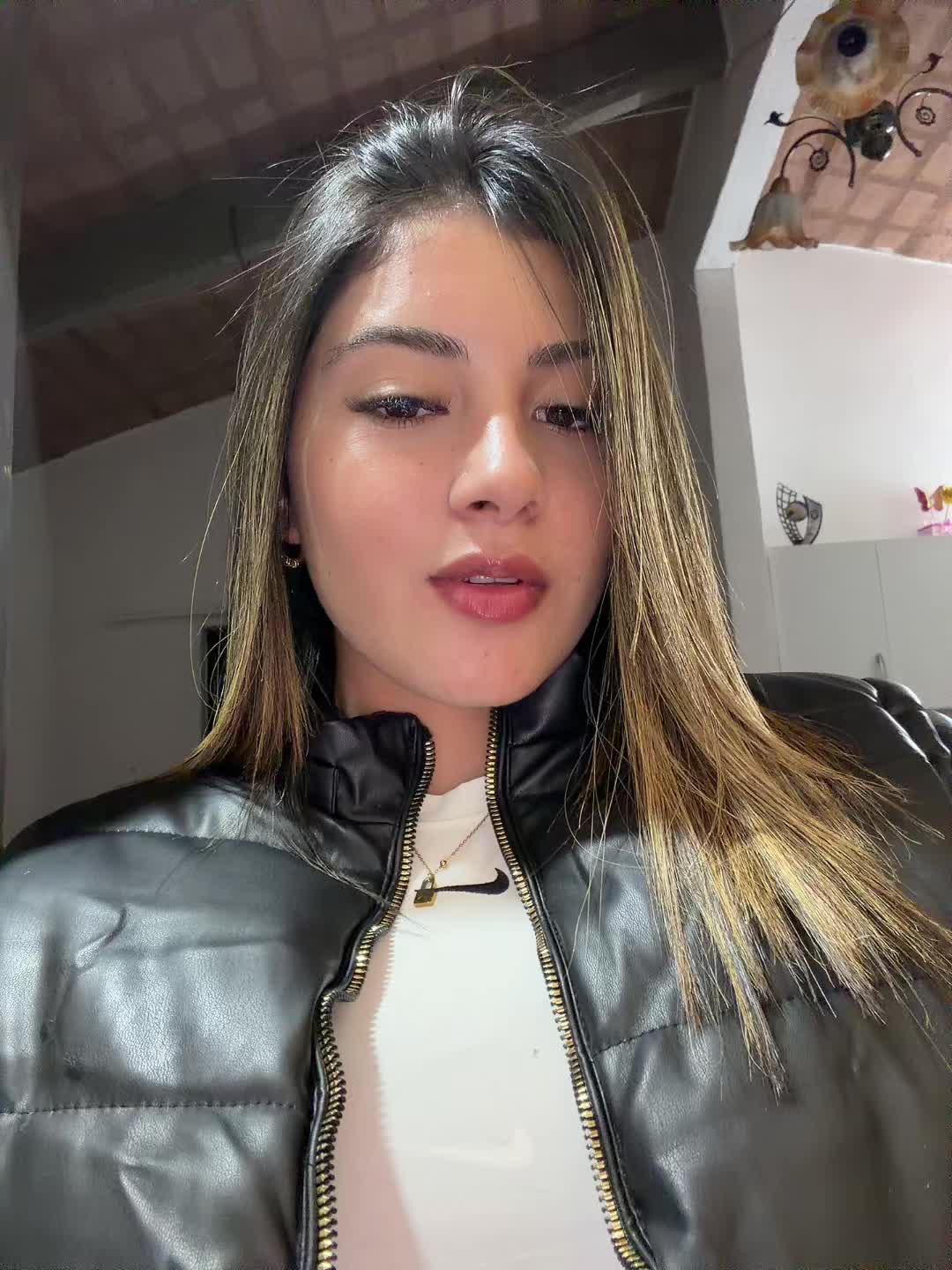 @Camila
