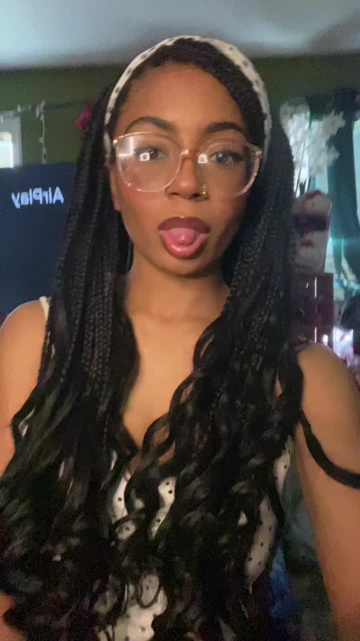 @monaberry_