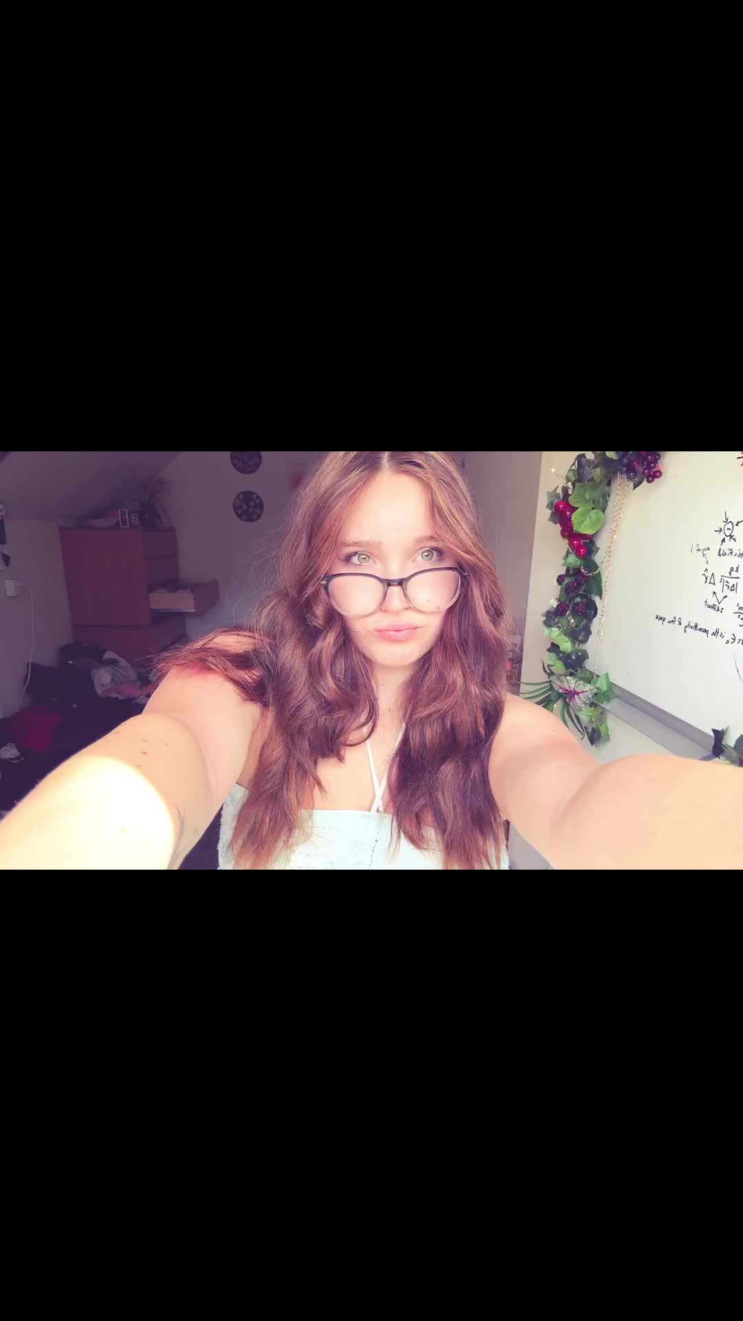 @Claire B 🍎🎓🎀🖍️☀️📚