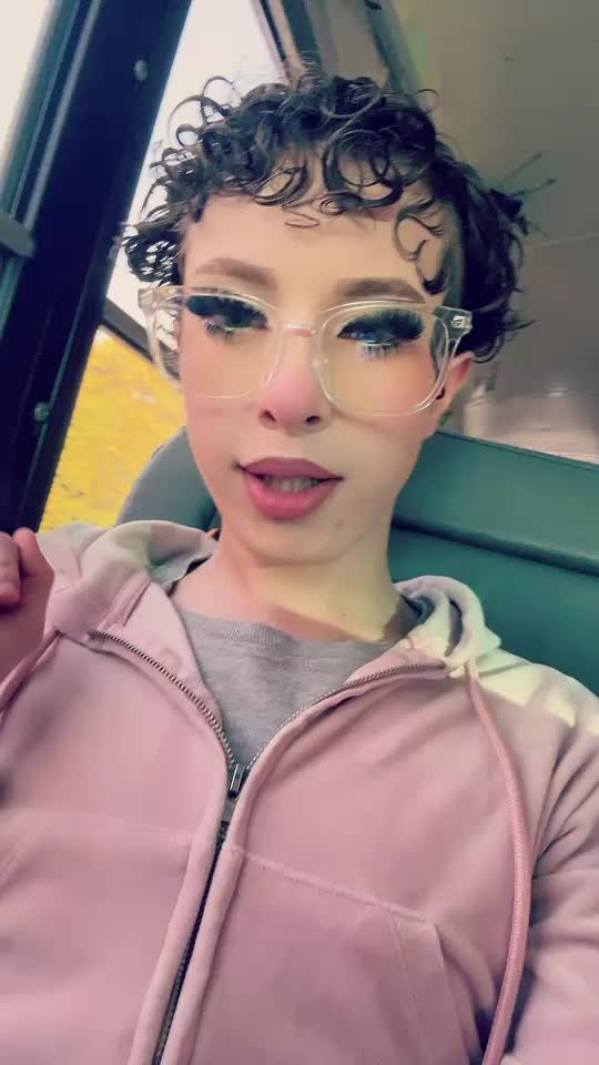 @𝒿