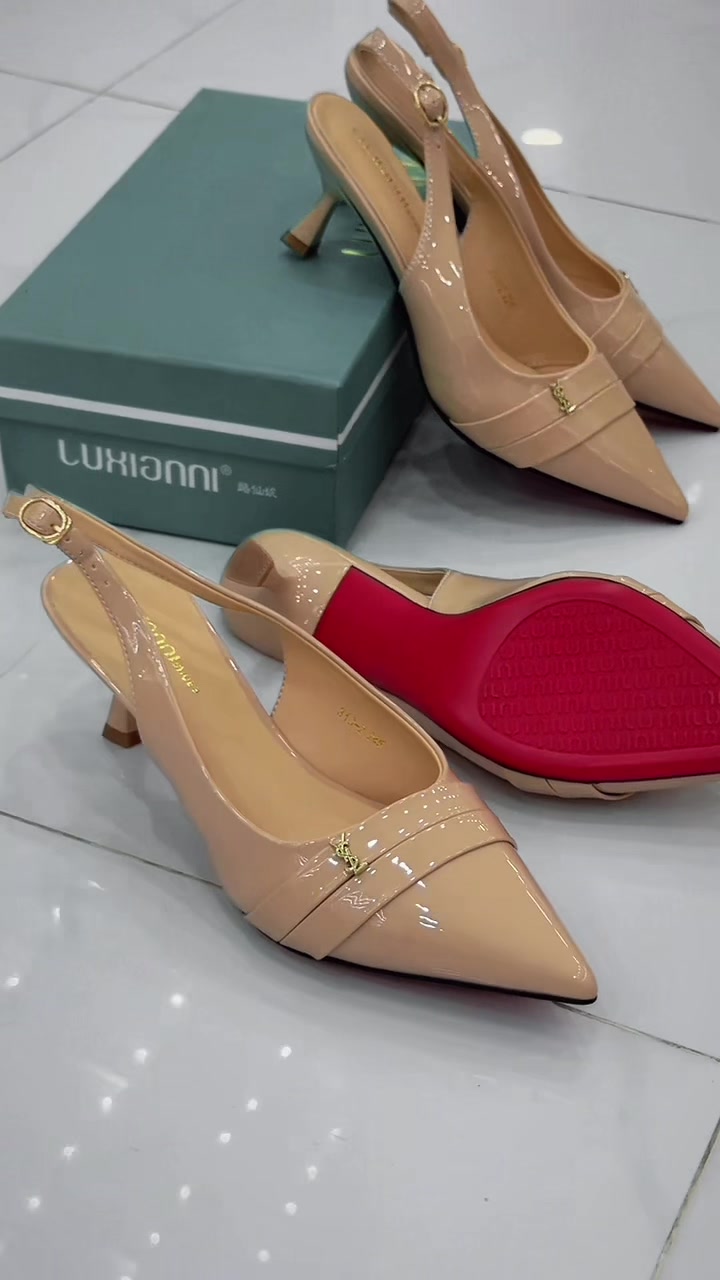 @Cherry Shoe Store
